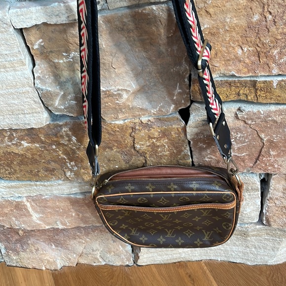 Louis Vuitton Vintage Authentic Handbag - Picture 5 of 16